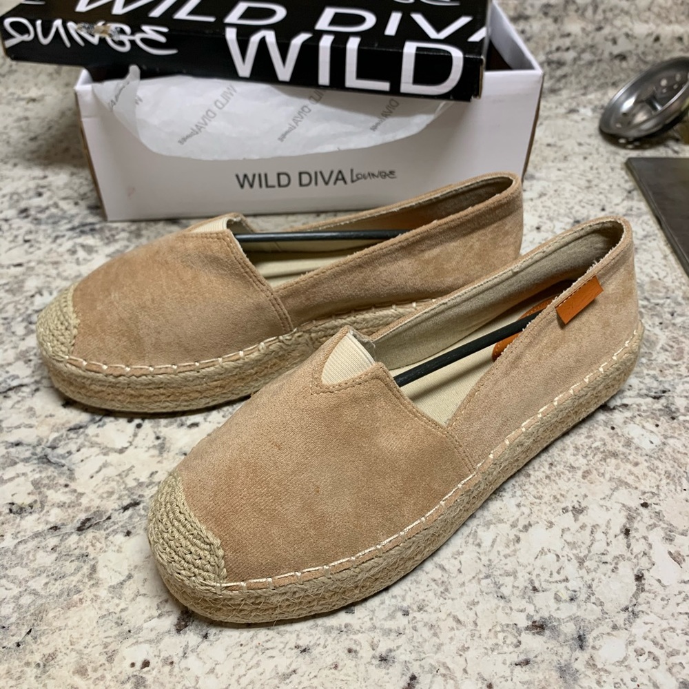 Espadrille Slip-Ons in beige. Wild Diva. Size 8